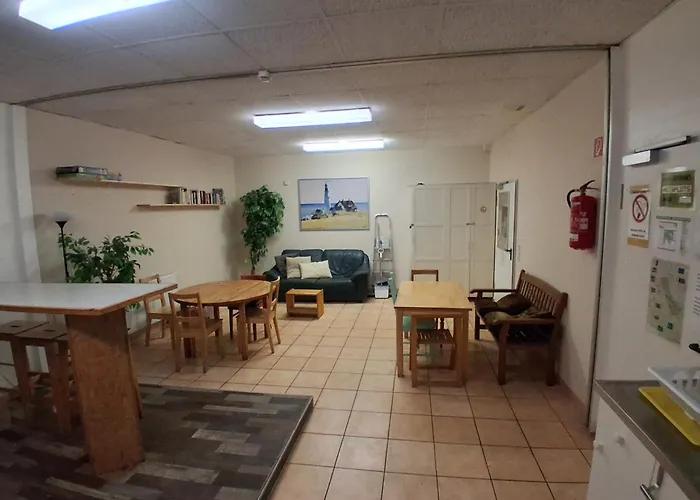 Max Hostel